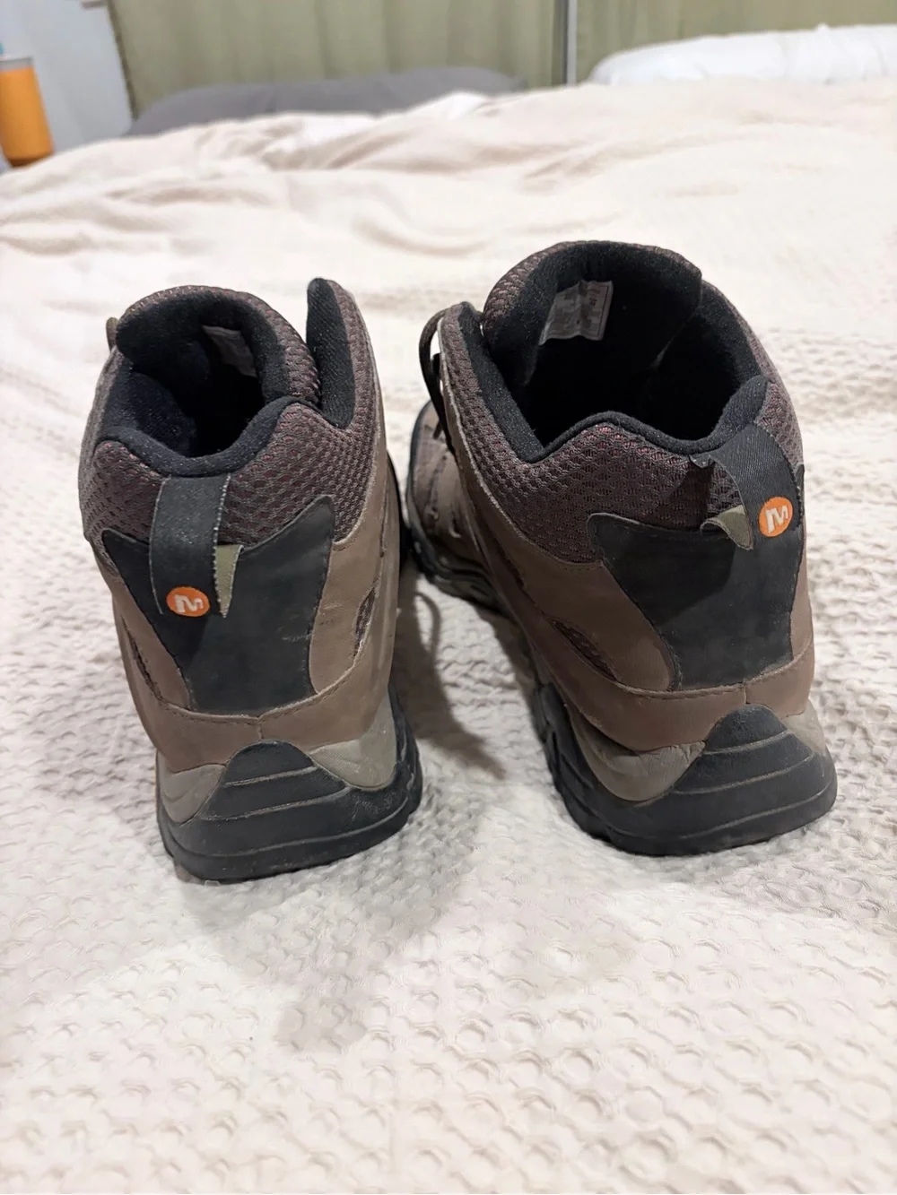 Merrell Men's Moab Mid Gore-Tex Hiking Boots